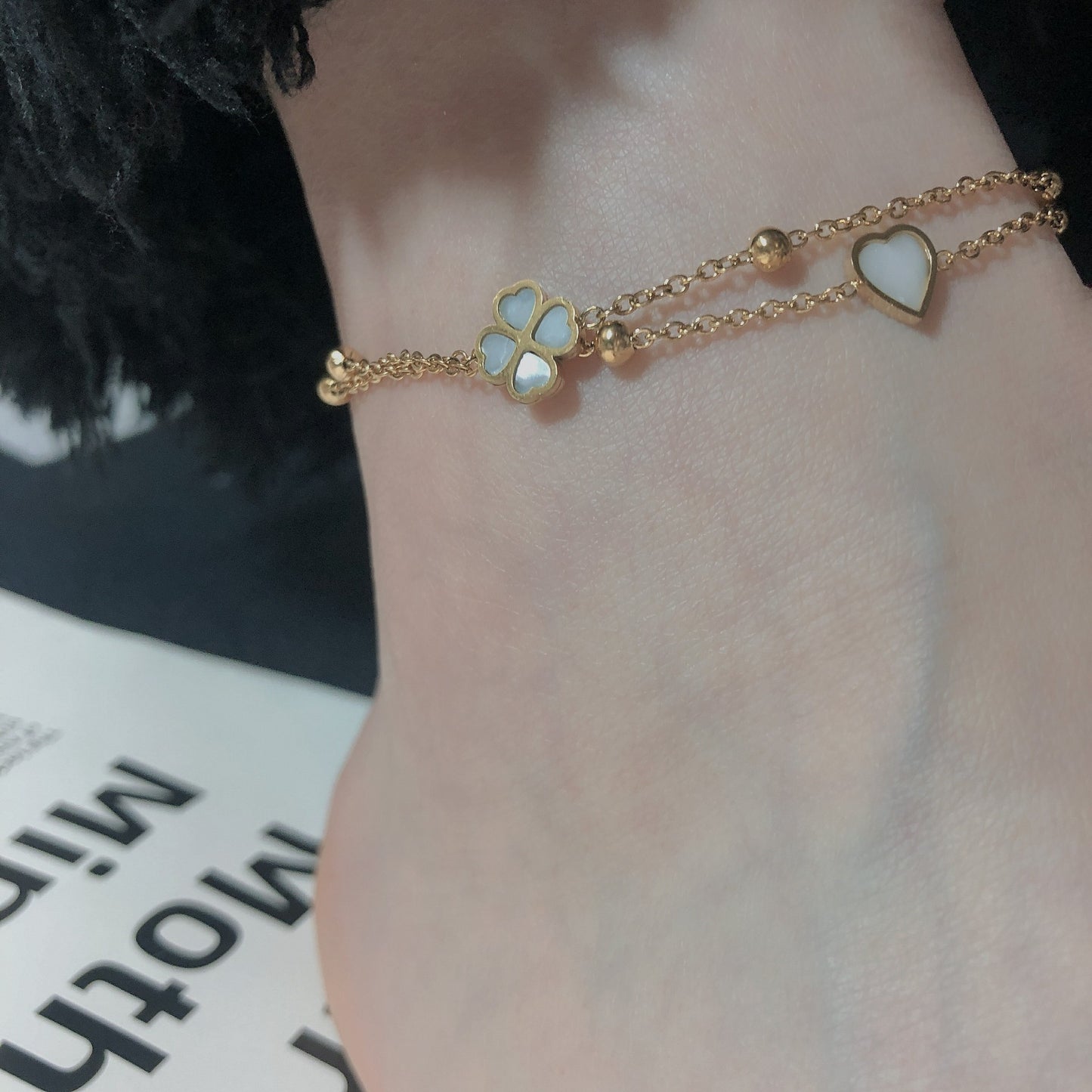 Women’s Titanium Steel Anklet – Love Four-Leaf Clover Bead Chain Jewelry, Stylish Lucky Charm for Everyday & Party Wear
