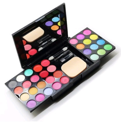 "All-in-One Makeup Kit for Women – Full Face Makeup Set with Eyeshadow Palette, Blush, Bronzer, Concealer & More – Natural & Matte Finish – Perfect Beauty Gift Set