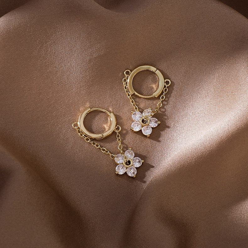 Elegant Chain Flower Earrings with Zircon – Lightweight & Exquisite Design