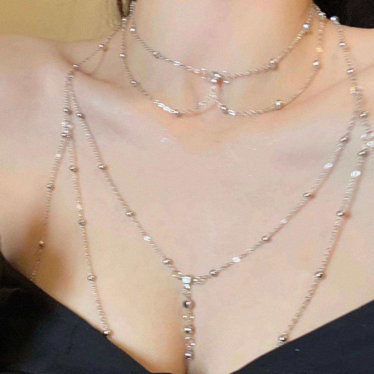 "Sexy Body Chain for Women – Bold Metal Chest Jewelry for Festival & Clubwear"