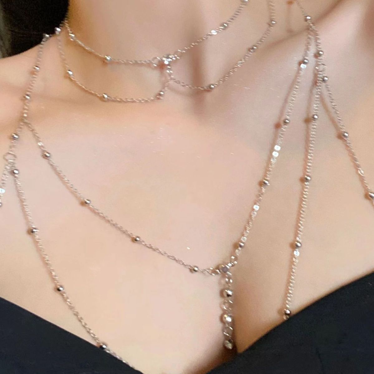 "Sexy Body Chain for Women – Bold Metal Chest Jewelry for Festival & Clubwear"