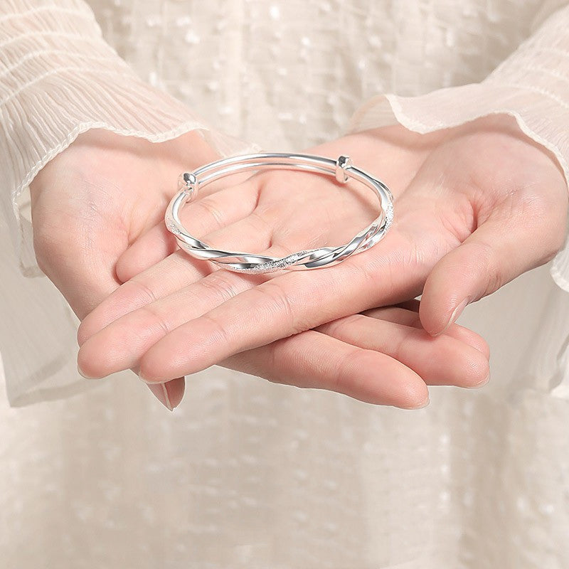 Infinity Mobius Bracelet – Symbol of Eternal Love