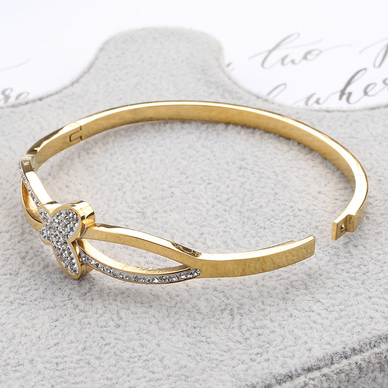 Women's 3D Butterfly Bracelet – Elegant Stainless Steel Chain Bracelet for Girls & Women  Minimalist Butterfly Jewelry