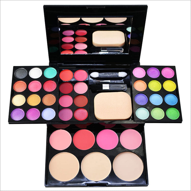 "All-in-One Makeup Kit for Women – Full Face Makeup Set with Eyeshadow Palette, Blush, Bronzer, Concealer & More – Natural & Matte Finish – Perfect Beauty Gift Set