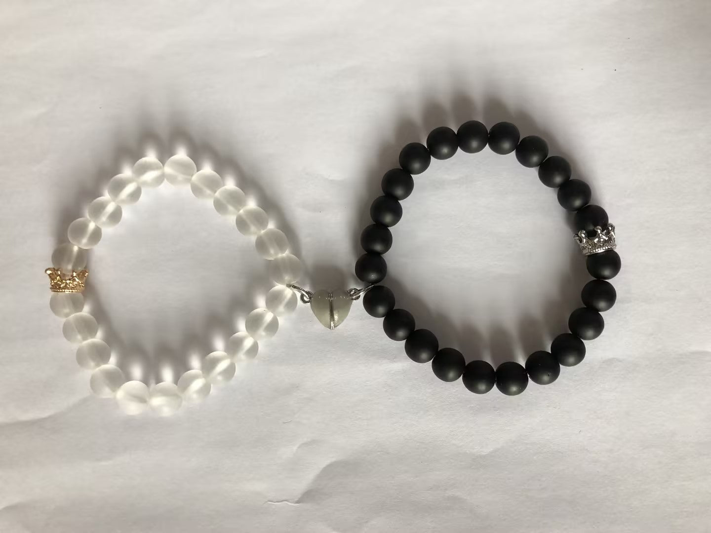 2pcs Handmade Glow-in-the-Dark Couple Bracelets – Crown & Luminous Heart Beaded Charms for Men & Women | Romantic Fluorescent Jewelry Gift