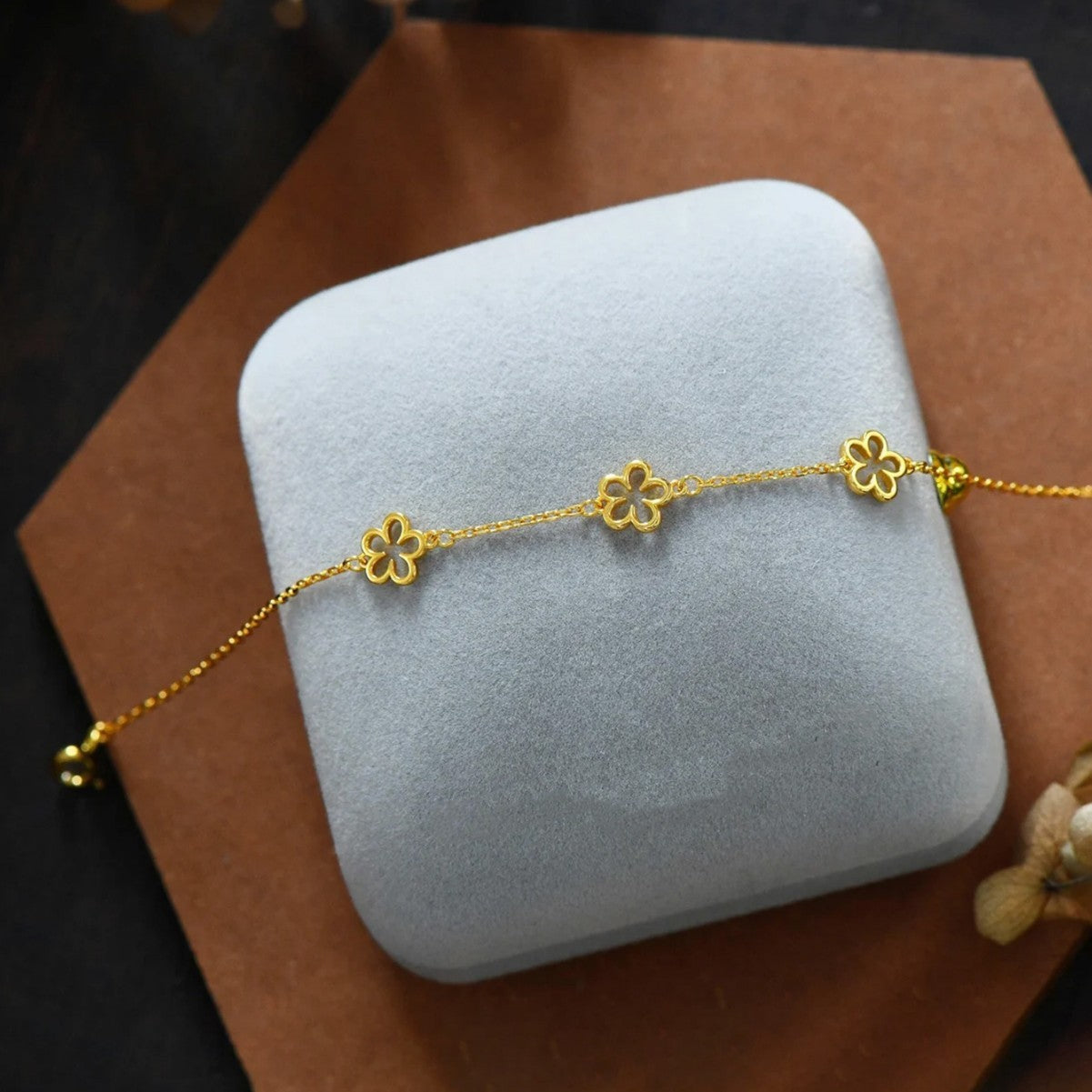 S925 Sterling Silver Floral Bracelet – Women’s Elegant Everyday Jewelry