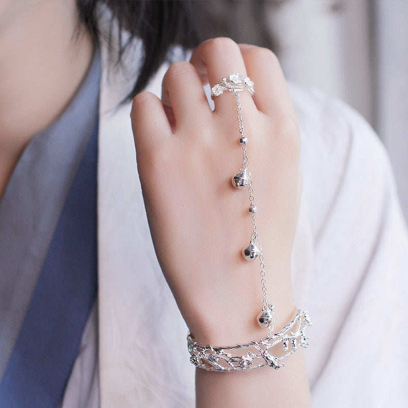 Antique Ring Hand Chain – Retro Bell Charm Bracelet Jewelry for Women