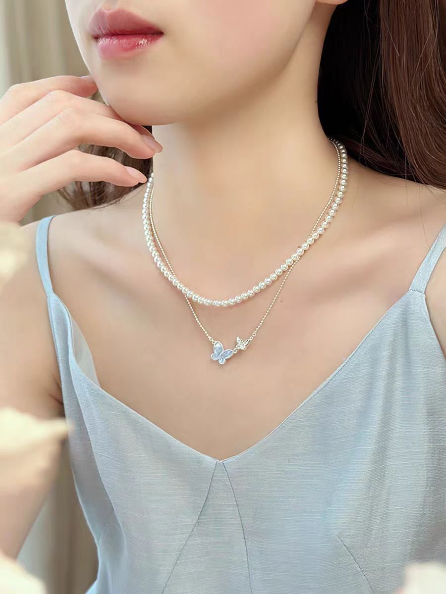 Graceful Women's Jewelry with Butterfly Charm – Feminine & Chic