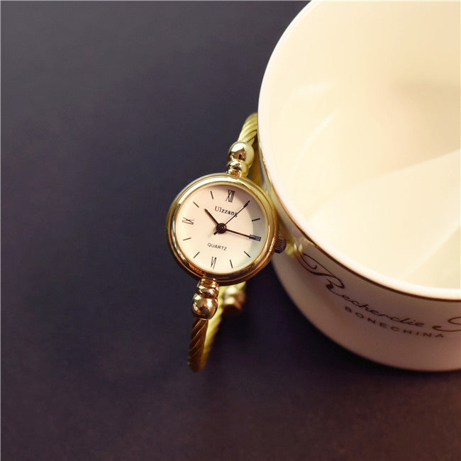 Bold Elegance – Iron Chain Watch for Her