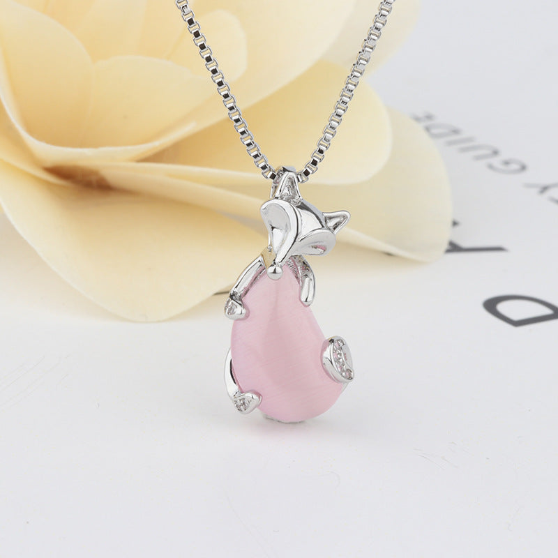 Rose Gold Crystal Fox Pendant Necklace – Simple Clavicle Chain Jewelry for Women