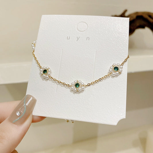 Elegant Pearl Flower Bracelet – Adjustable Chain for All-Outfits Style