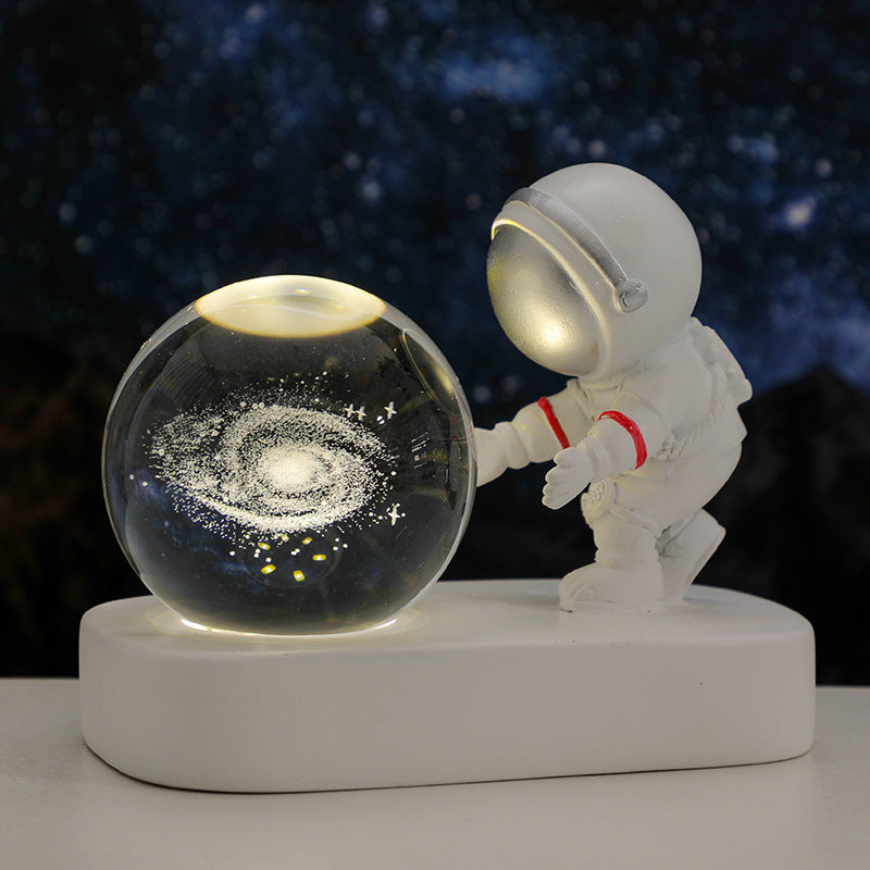Glowing Galaxy Astronaut Crystal Ball Night Light – USB Bedside Lamp & Birthday Gift