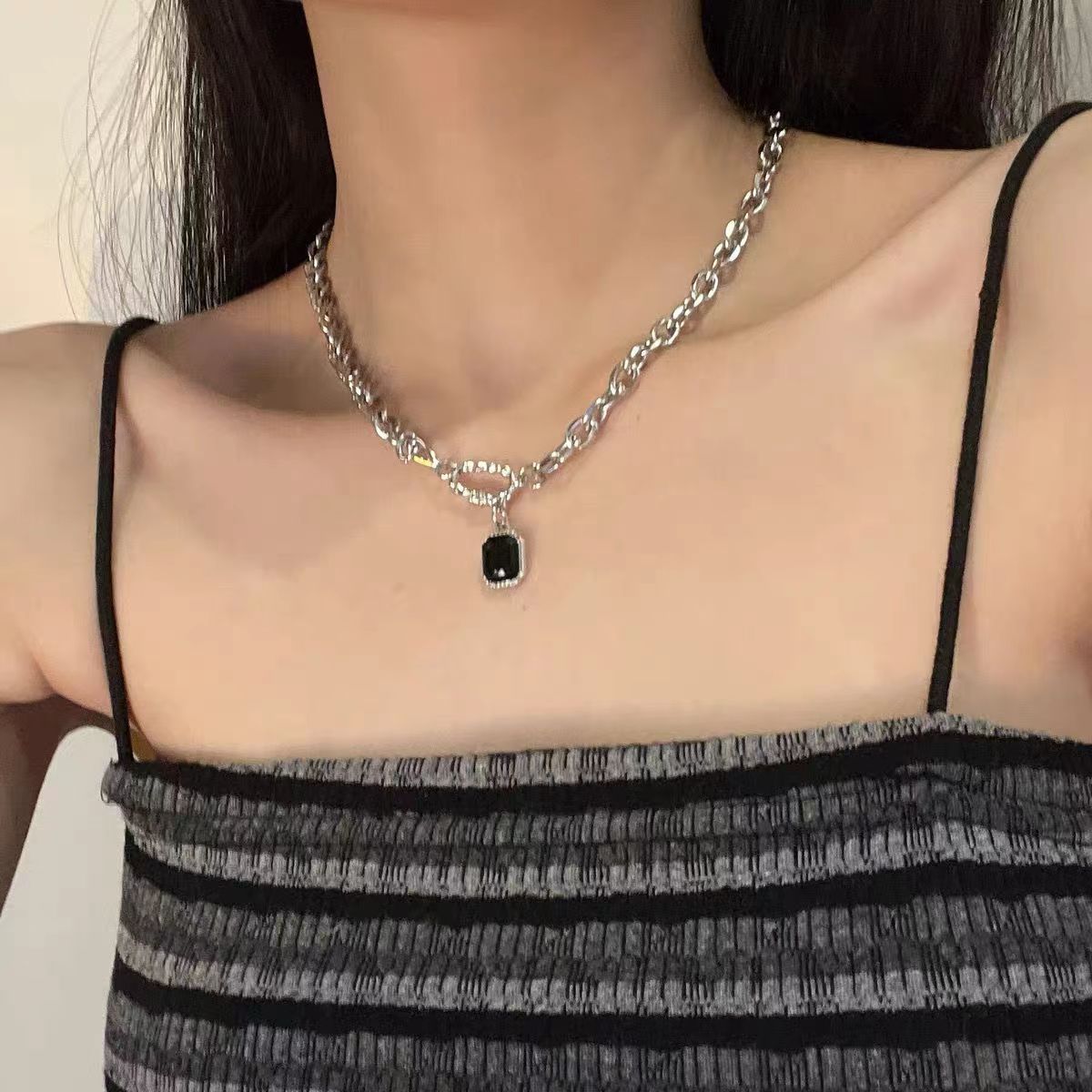 "Women's Elegant Pearl Necklace – Classic, All-Match Jewelry for Any Occasion"