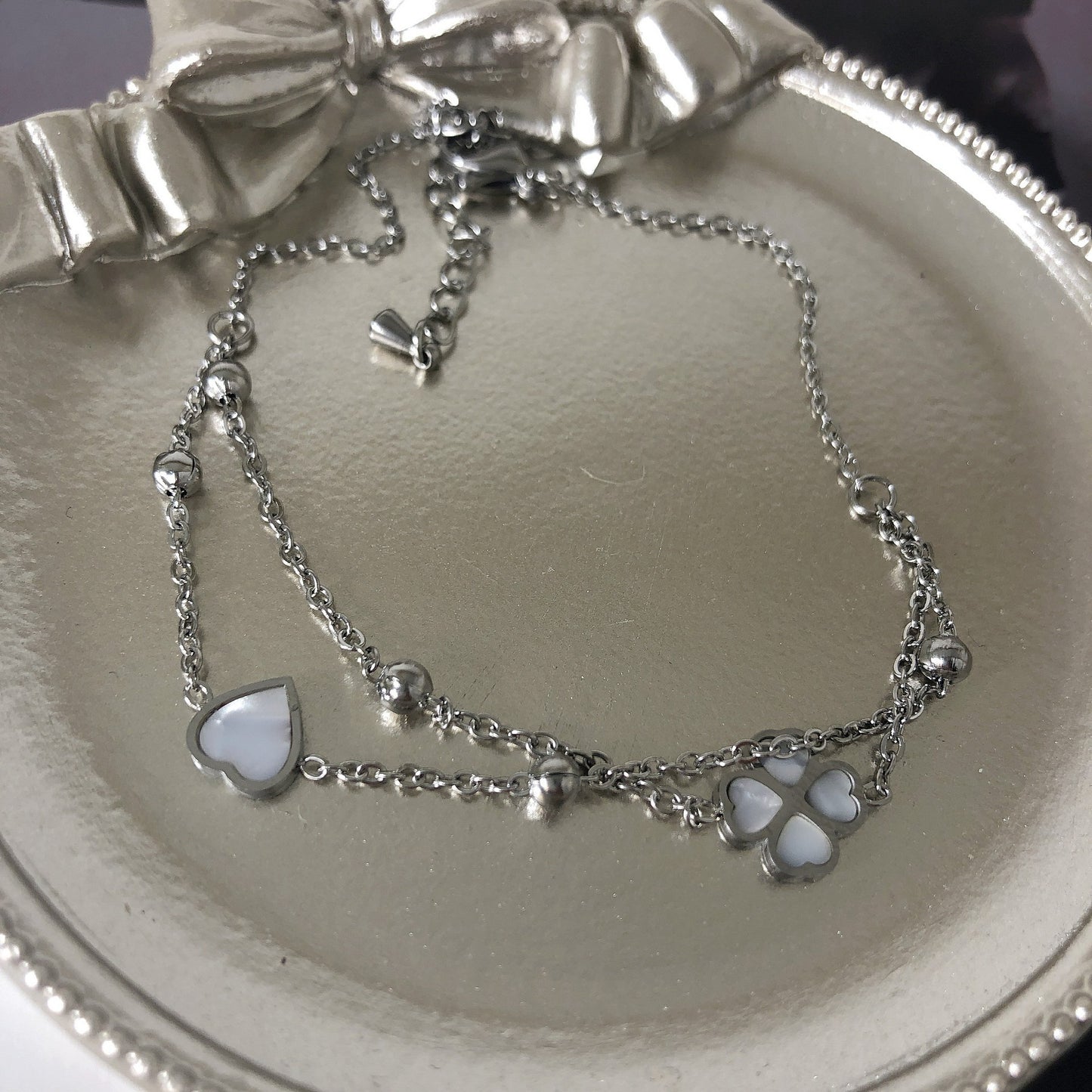 Women’s Titanium Steel Anklet – Love Four-Leaf Clover Bead Chain Jewelry, Stylish Lucky Charm for Everyday & Party Wear