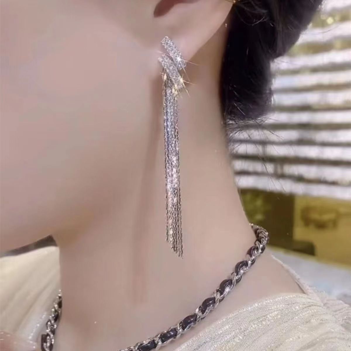 XINGX Elegant Water Drop Tassel Earrings – Minimalist Chic Jewelry
