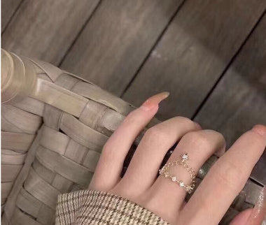 "Adjustable Light Luxury Ring – Minimalist Cold Wind Design with Subtle Inlay"