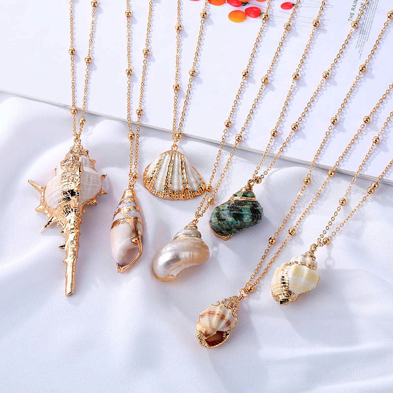 Ins Style Women’s Beach Shell Pendant Necklace – Gold-Plated Edge Conch Design