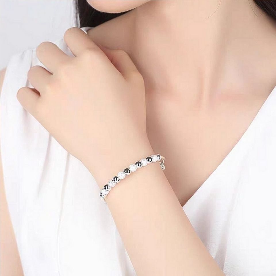Minimalist Adjustable Bracelet for Women – Fashionable & Functional