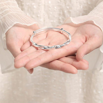 Infinity Mobius Bracelet – Symbol of Eternal Love